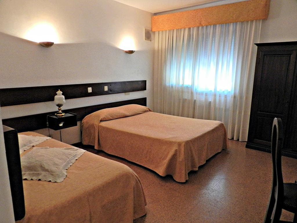 Hotel Val Flores Valença do Minho Habitación foto